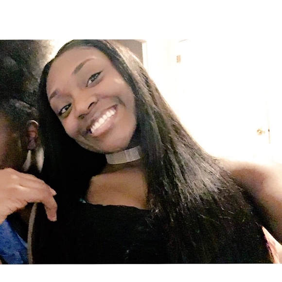 Meet your Posher, Alexis - Picture 3 of 4